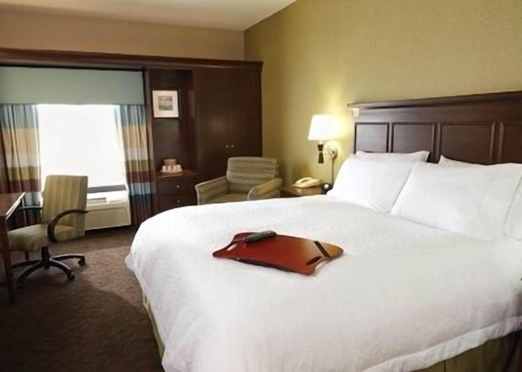 Hampton Inn&suites La Porte, Tx 3*